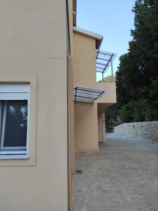 Gerakofolia-Villa Nikiana Exterior photo
